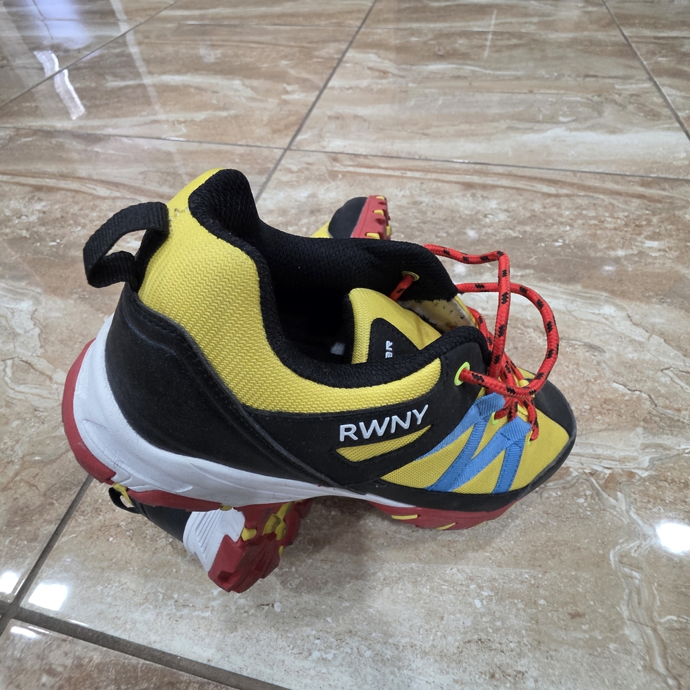 Rocawear Yellow and Black Athletic Shoes